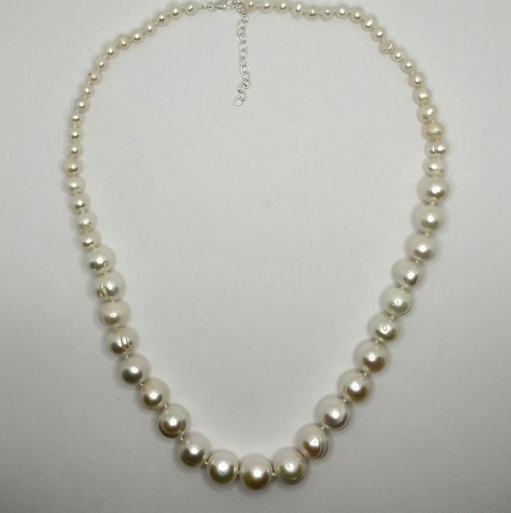 Freshwater Graduated Pearl Necklace 😍